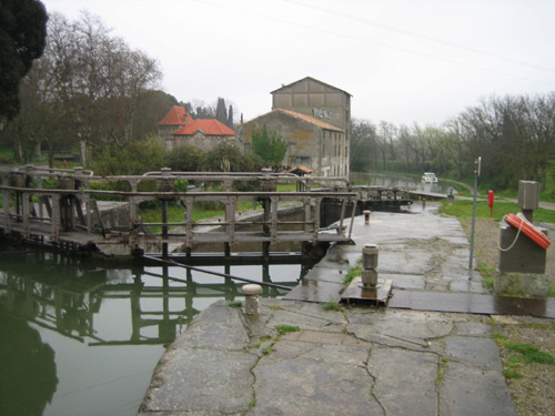 Locks at Tr&egrave;bes